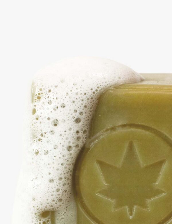 SAVON EXFOLIANT A LA LAVANDE ET AU CBD